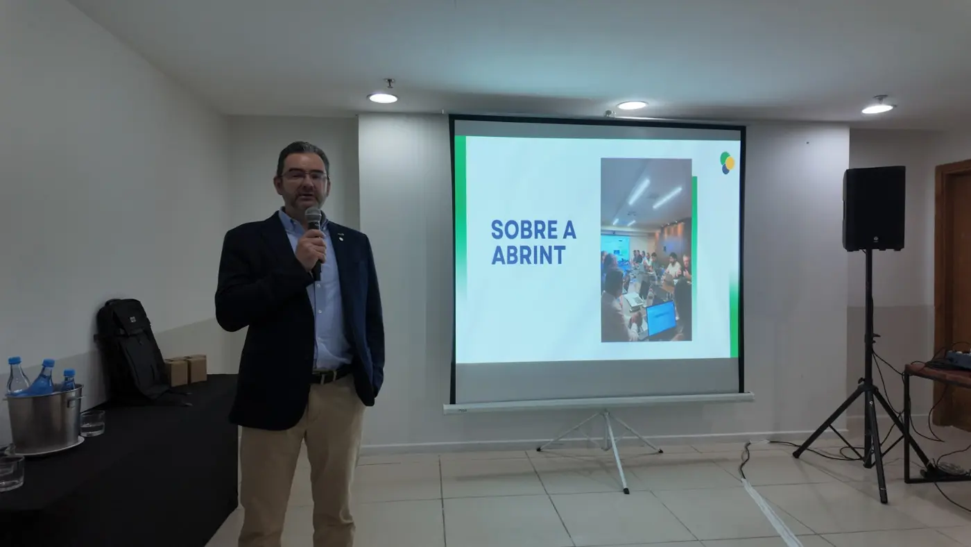 Apresentação sobre a Abrint